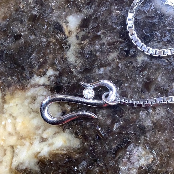 Swarovski Crystal Y necklace - Picture 8 of 9